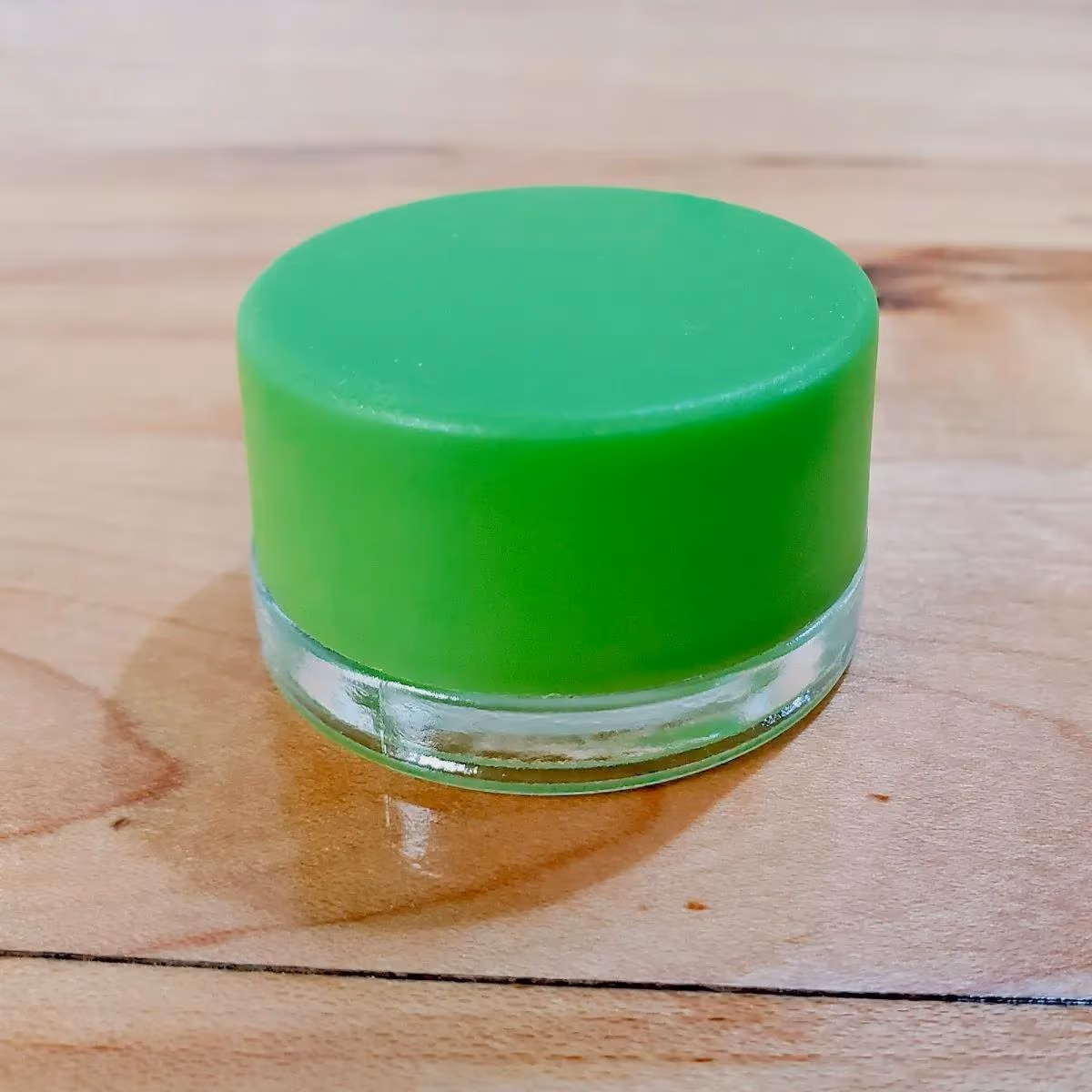 7ML Round Glass Concentrate Jar W/ Child Resistant Lids – Green Lid (320 Qty)